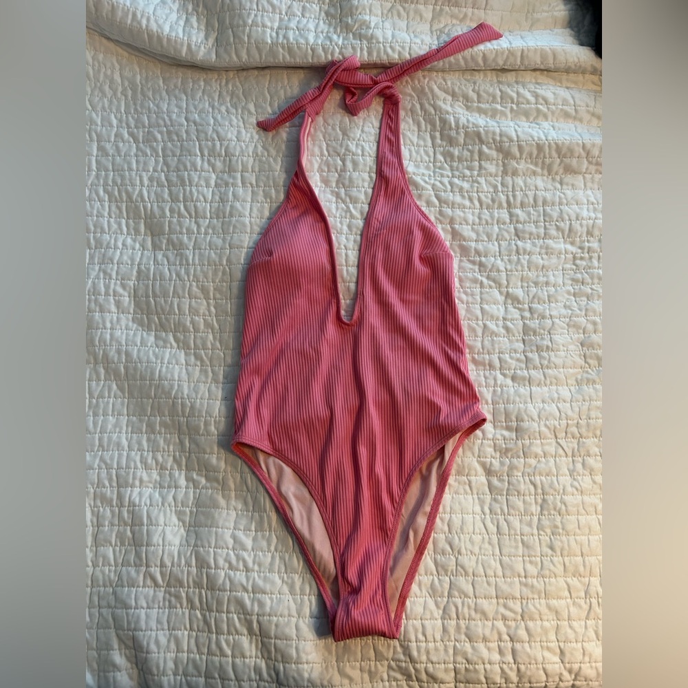Cupshe Deep V Ribbed One-piece, Medium.